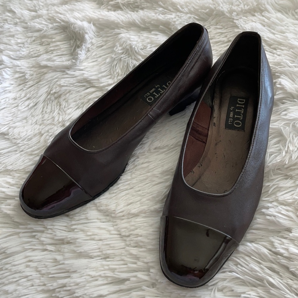 DITTO By Van Eli Brown Leather Flat Pumps